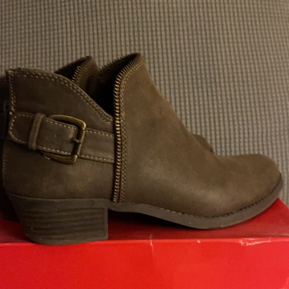 Carlos Ankle Boots - Picture 2 of 3